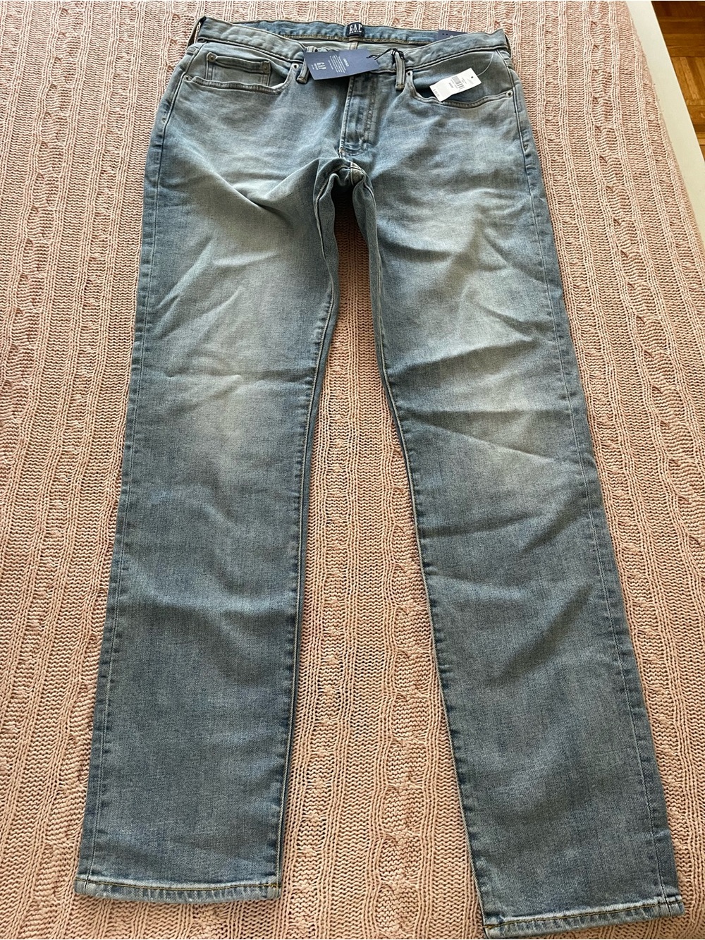 GAP Men's Straight Jeans in Light Blue Wash